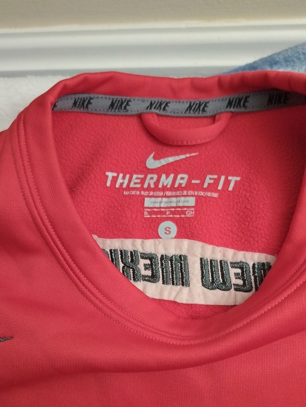 Nike Therma Fit New Mexico Lobos Pullover Sweatshirt Men's Small Read - Picture 2 of 3